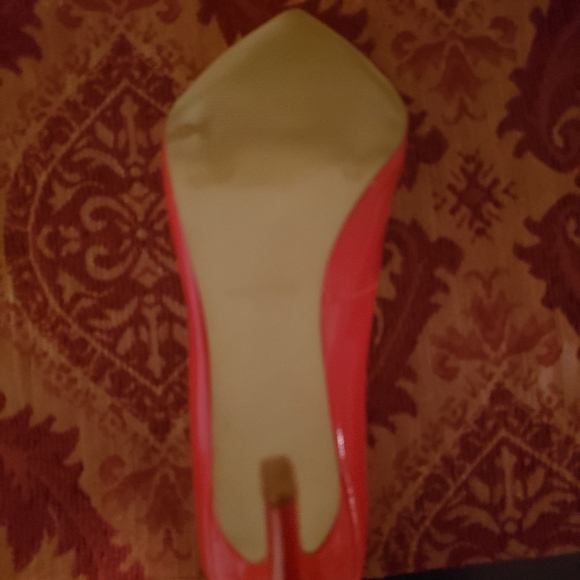 Womens Pumps - Picture 3 of 4